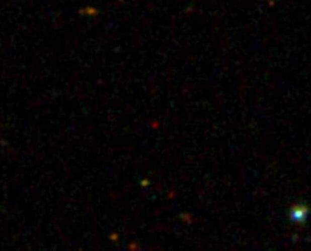 This image shows SDSS J0100+2802 (center), the brightest quasar in the early Universe. It's light... [+] comes to us from when the Universe was only 0.9 billion years old, versus the 13.8 billion year age we have today. Based on its properties, we can infer a distance to this quasar of ~28 billion light-years. We have thousands of quasars and galaxies with similar measurements, establishing beyond a reasonable doubt that redshift is due to the expansion of space, not to a Doppler shift.