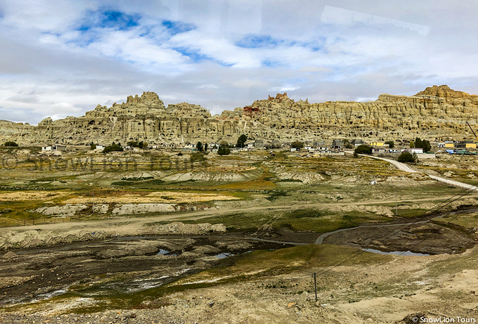 Tibet Cave Tours