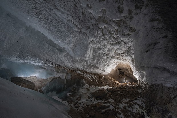 The Full Moon Hall chamber, a long, cavernous area of the cave covered in ice © Robbie Shone